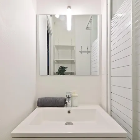 Heart Of Studio-2p Invalides Free Netflix * Paris